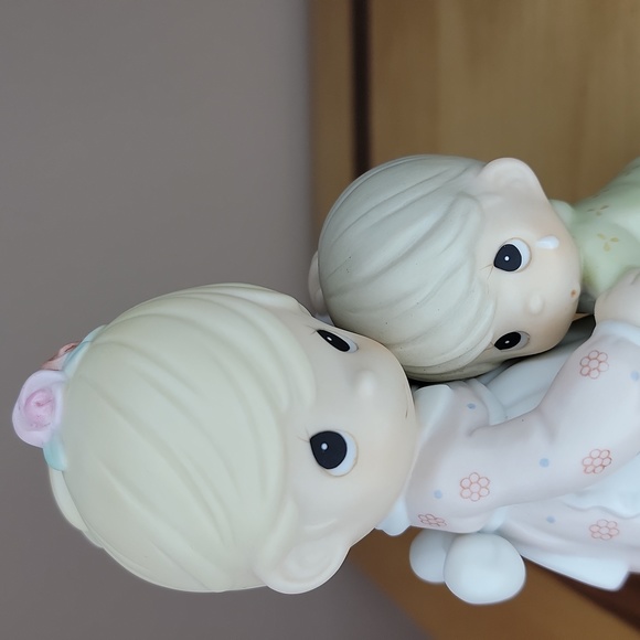 2001 Precious Moments "Healing Begins With Forgiveness" Figurine - Picture 5 of 8